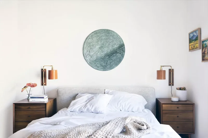 Contemporary vs. Modern