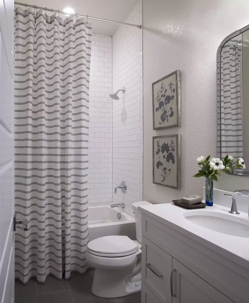 18 Beige Bathroom Designs Every Minimalist Will Adore 6 Contrast Wall Art
