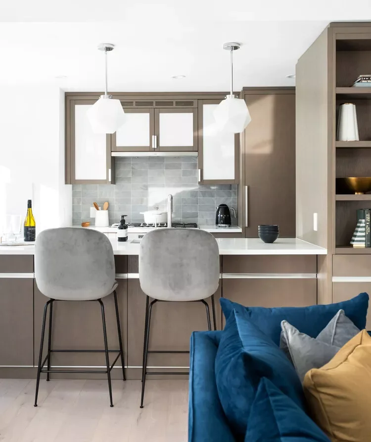 Contrasting Cabinet Doors