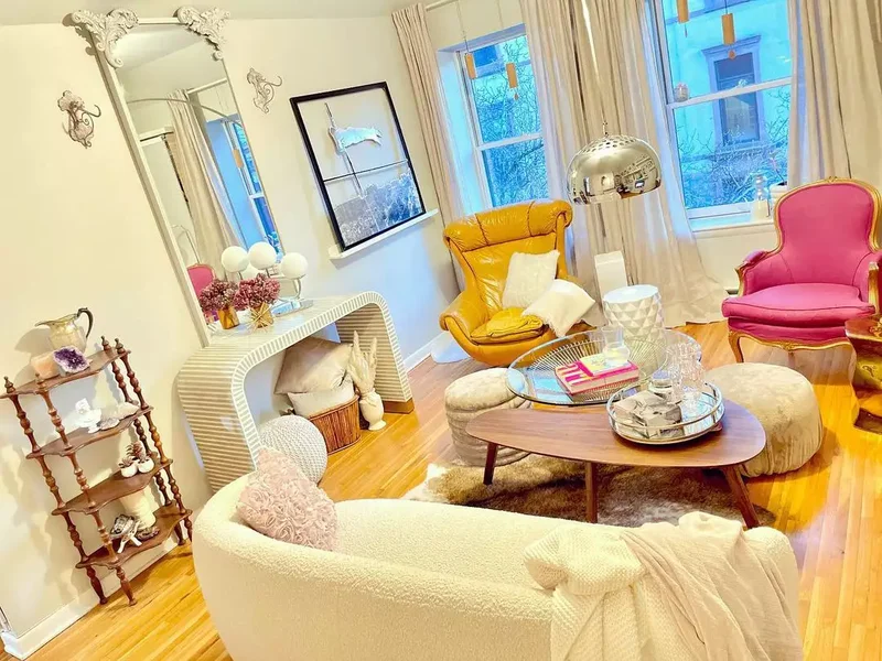 25 Beautiful Vintage Living Room Ideas for Your Home 23 Cool Curves