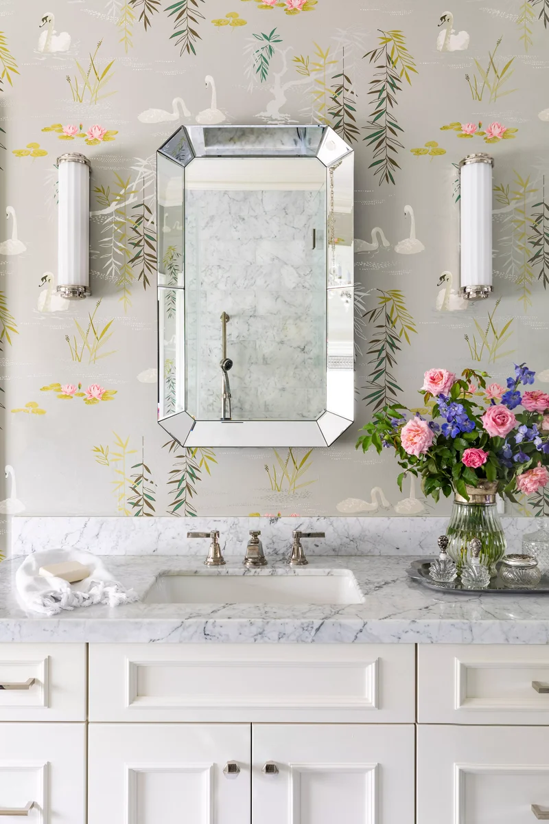 38 Classic Bathroom Design Ideas for Timeless Elegance 34 Cottage-Style Traditional Bathroom
