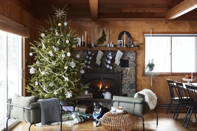 53 Stunning Christmas Mantel Decor Ideas for Your Home 38 Cozy Cabin Decor