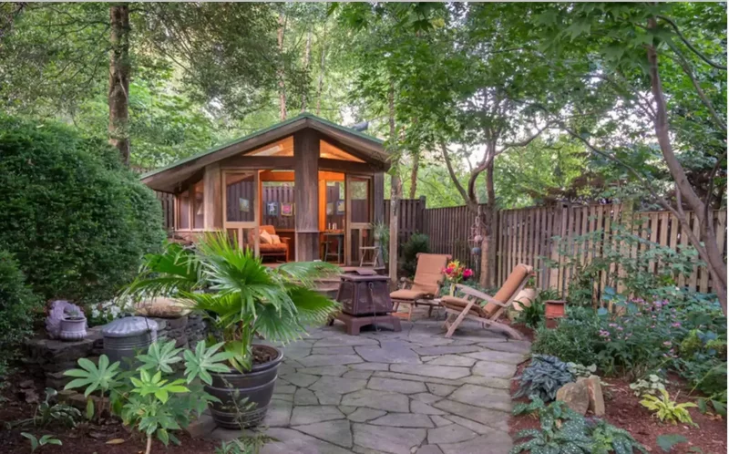 Cozy Pavillion Guest House