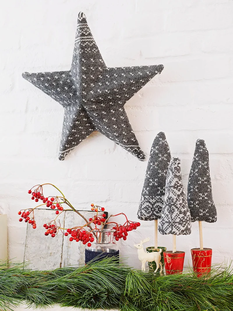 53 Stunning Christmas Mantel Decor Ideas for Your Home 29 Cozy Sweater Mantel