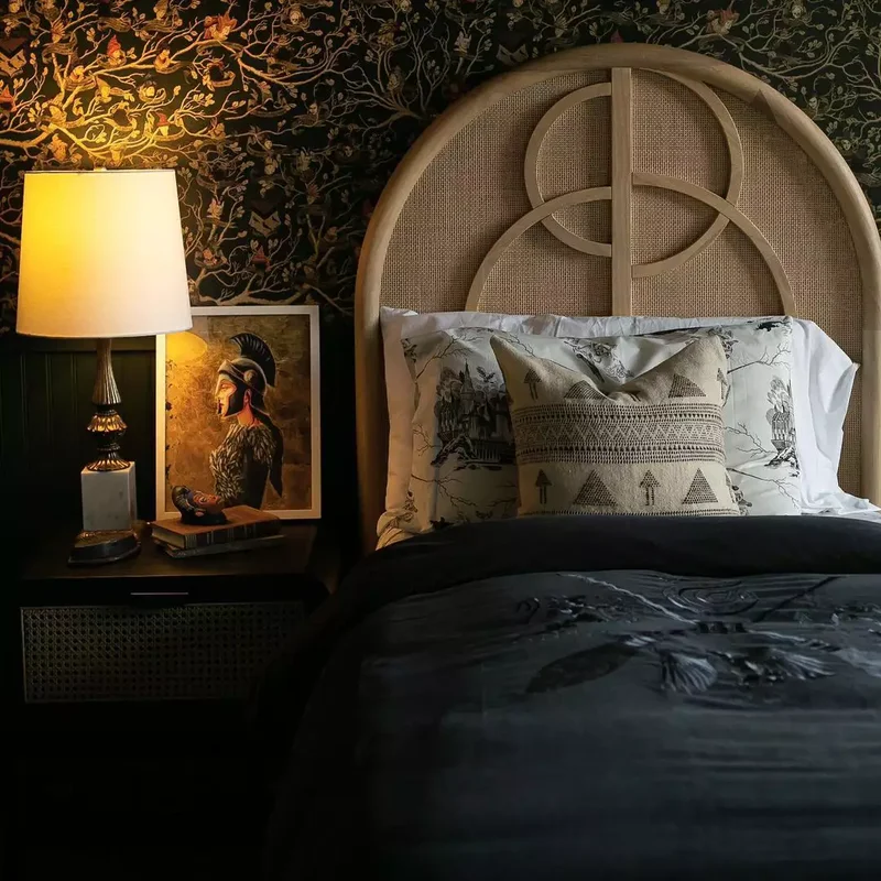 11 Dark Academia Bedroom Designs You'll Love to Recreate 1 Create A Sense Of Fantasy