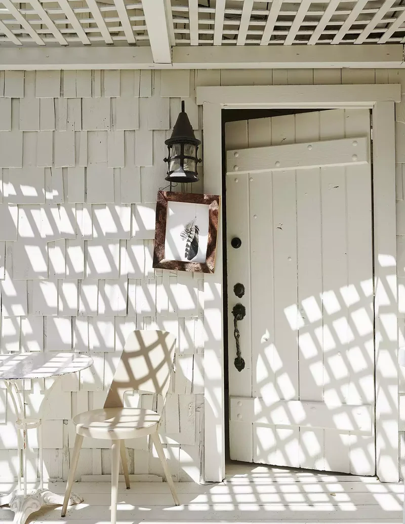 51 Clever Small Patio Ideas That Expand Your Outdoor Space 1 Create Shadows