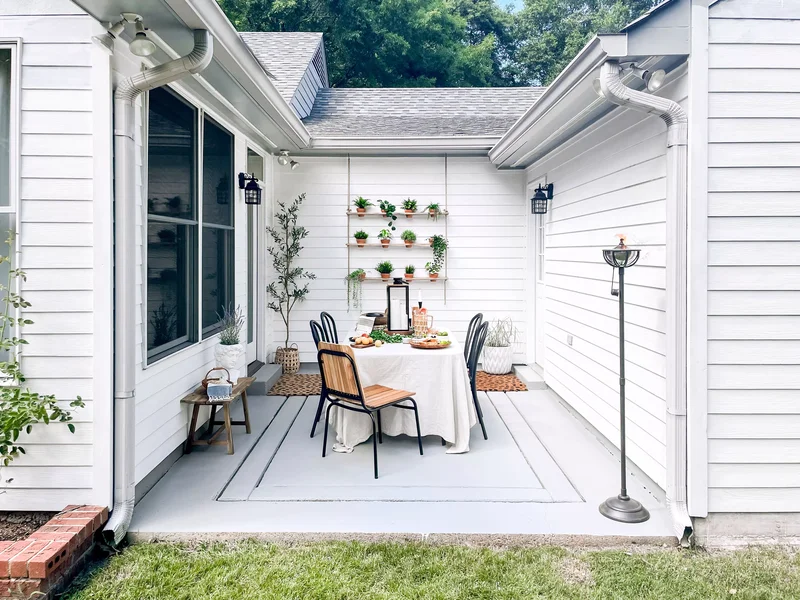 35 Stunning Patio Design Ideas for Your Outdoor Oasis 27 Create a Border
