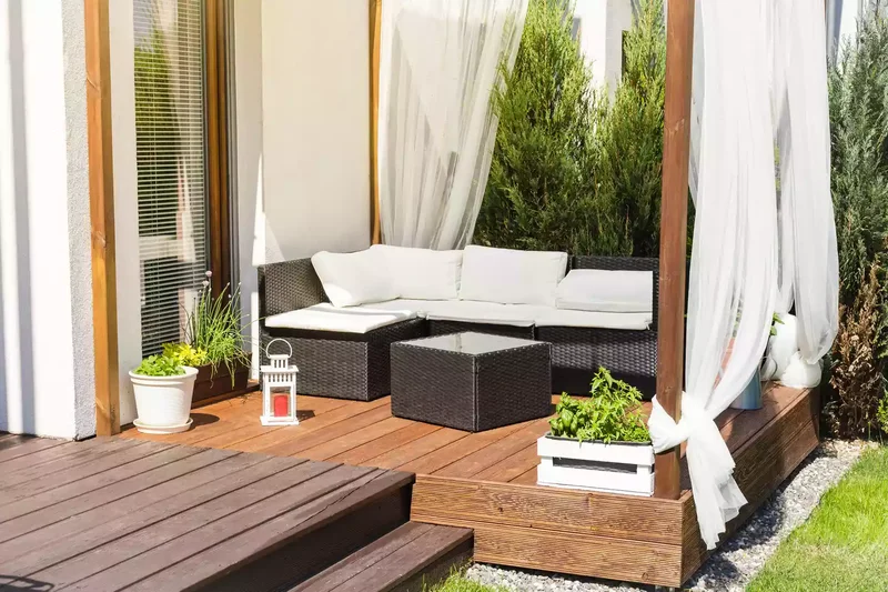 21 Deck Privacy Solutions for Your Outdoor Retreat 12 Create a Makeshift Cabana