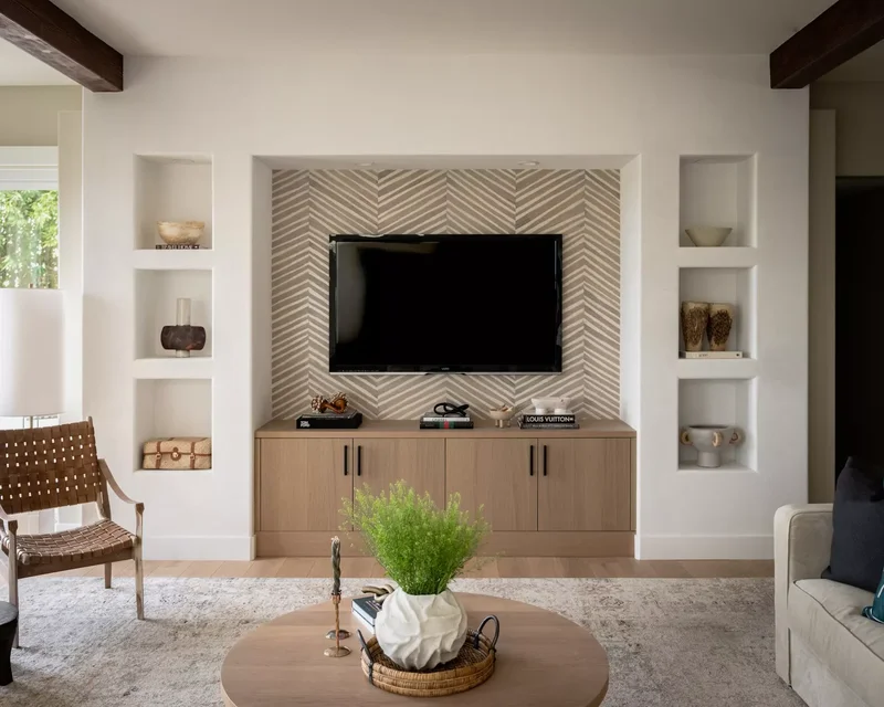 21 Small Living Rooms With TVs That Look Absolutely Stunning 4 Create a Wall Niche
