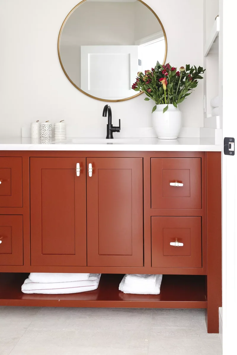 30 Designer-Favorite Bathroom Paint Shades That Never Fail 25 Crimson Red