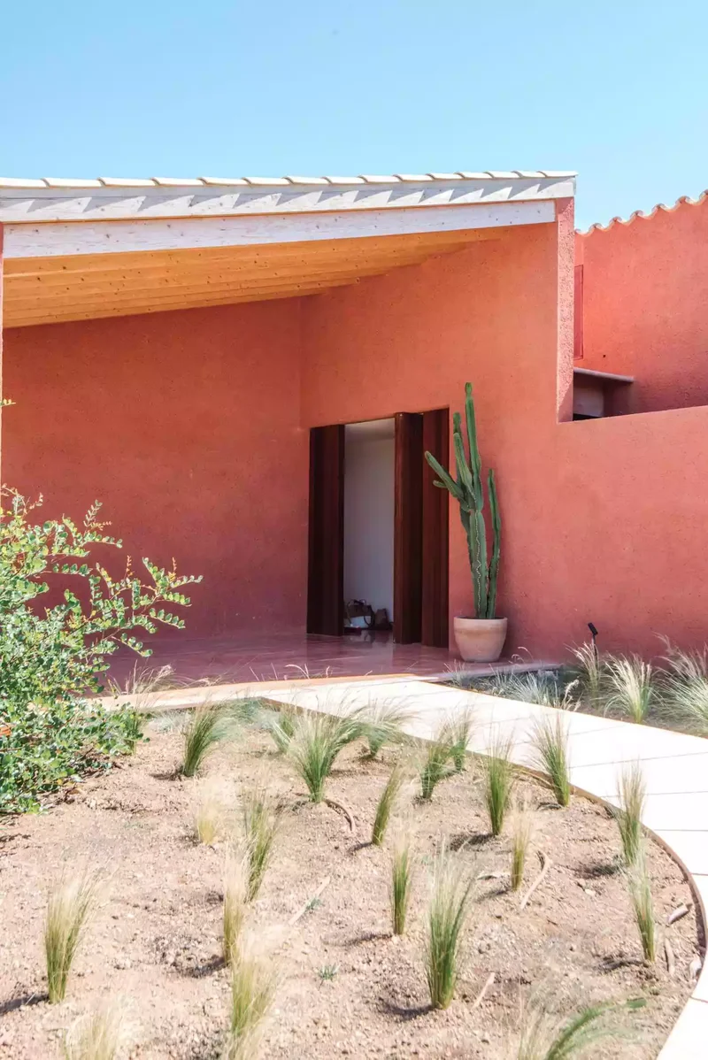 30 Front Walkway Ideas That Create a Stunning Entrance 23 Curving Walkway