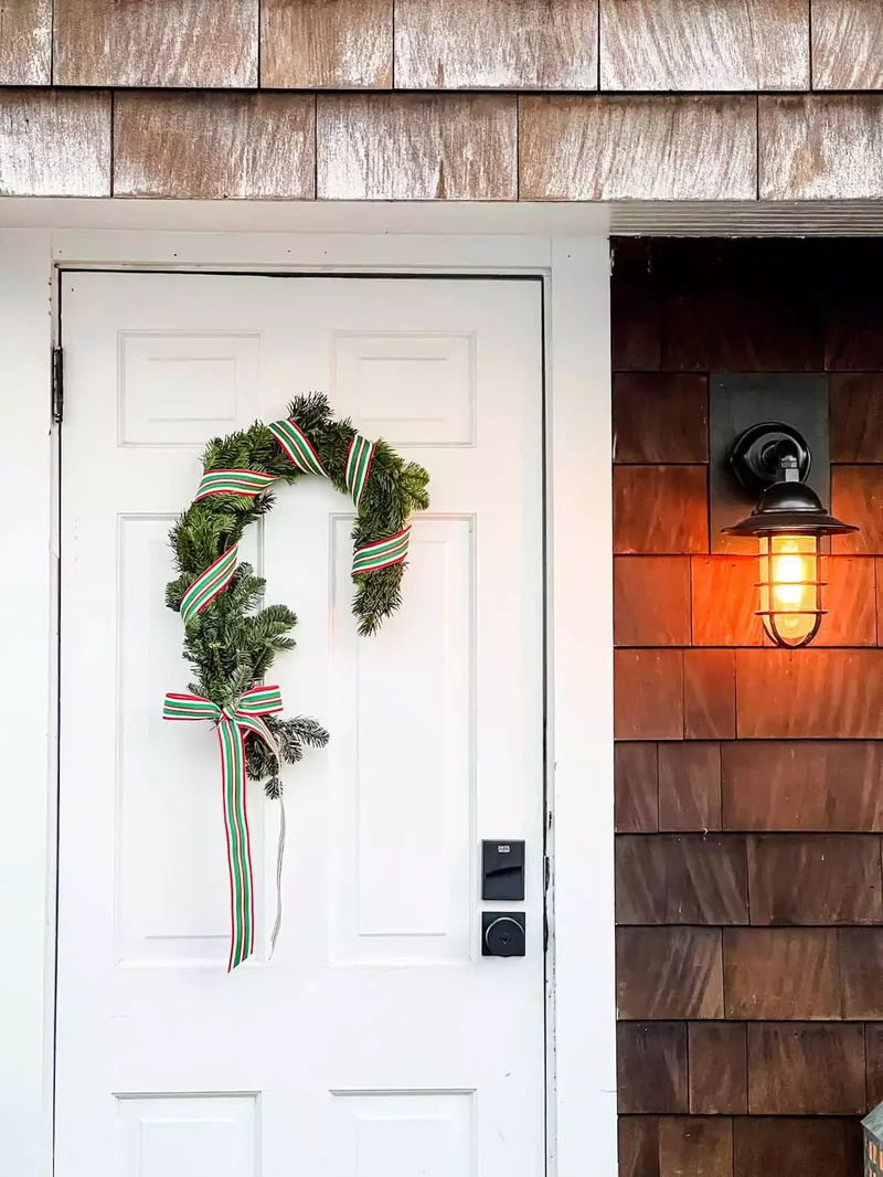 Christmas Door Decorating Ideas: 30 Designer Looks to Try 24 DIY Candy Cane Wreath
