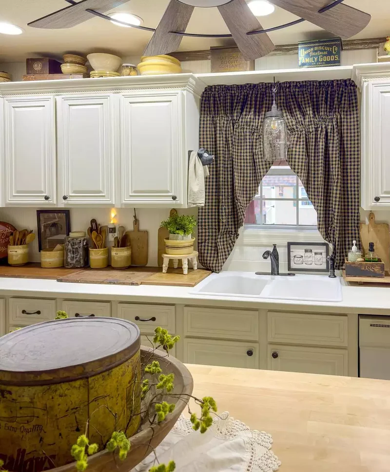 32 Country Kitchen Designs for a Cozy Cooking Retreat 5 DIY Curtains