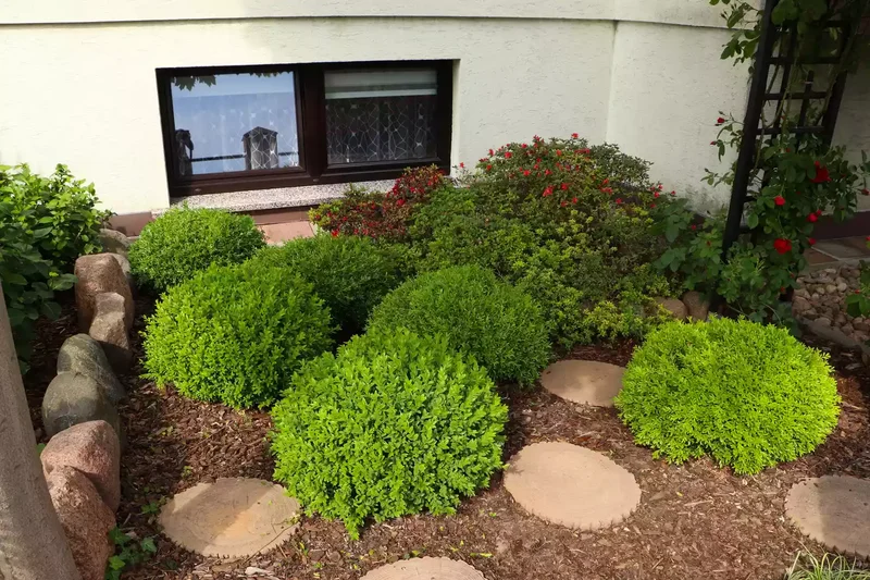 82 Stunning Front Yard Landscaping Ideas to Try This Spring 19 DIY Paver Front Yard Decor