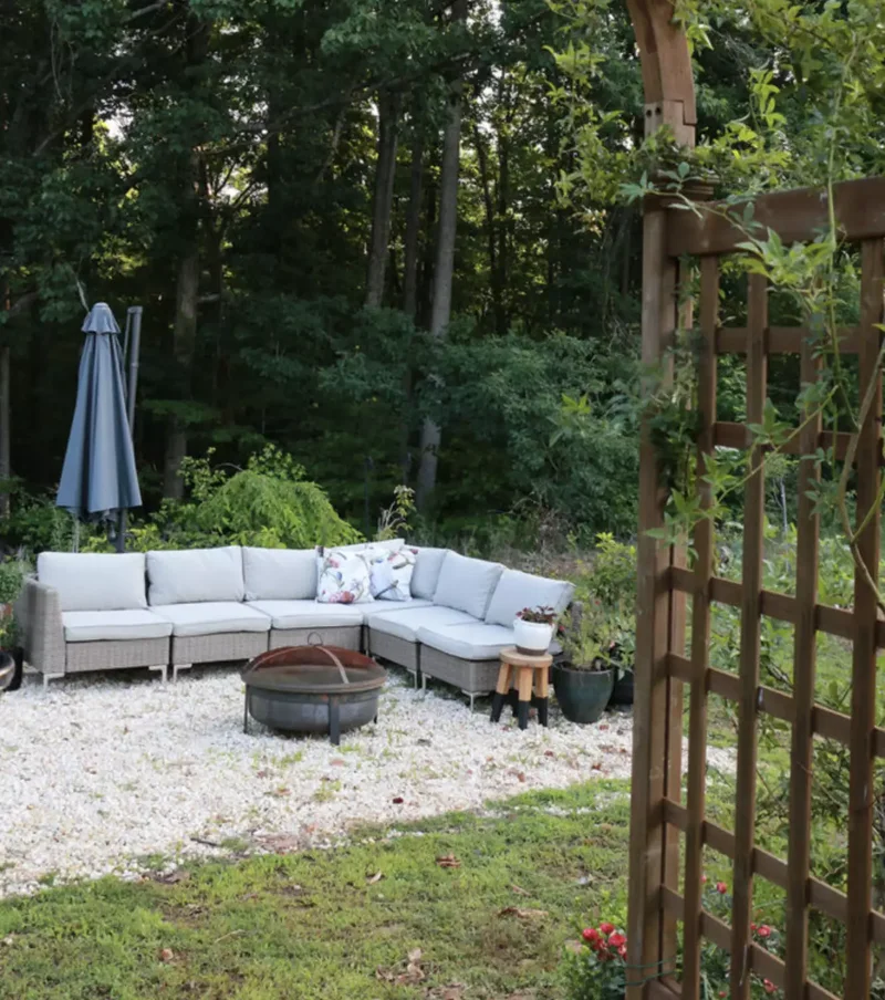 66 Beautiful Patio Landscaping Ideas for Your Outdoor Space 29 DIY a Patio With Pebble Gravel