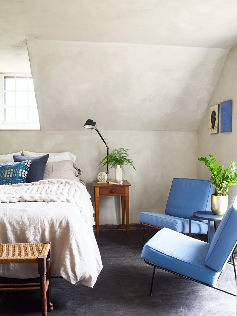 14 Modern Bedroom Designs to Transform Your Personal Retreat 10 Dark Bedroom with Color Contrast