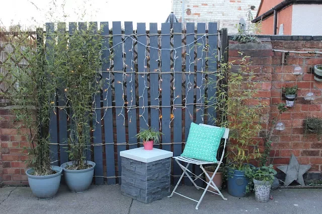 40 Budget-Friendly DIY Backyard Projects for Your Dream Oasis 5 Deck Out With a Privacy Screen