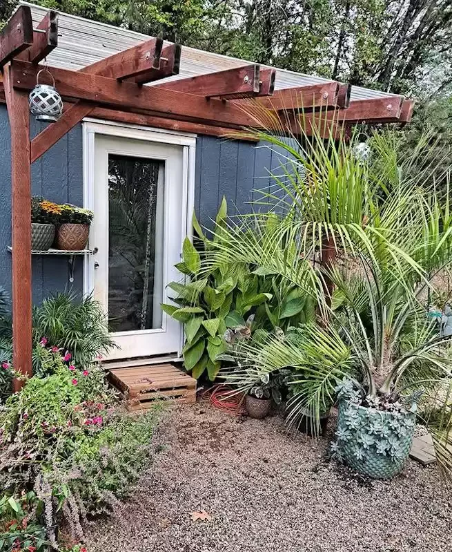 82 Stunning Front Yard Landscaping Ideas to Try This Spring 53 Desert-Friendly Containers