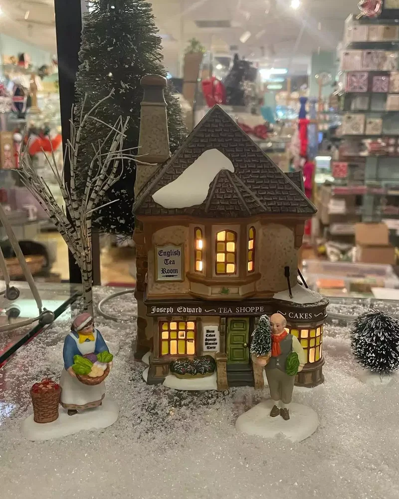 20 Christmas Village Display Ideas for Nostalgic Holidays 11 Dickens