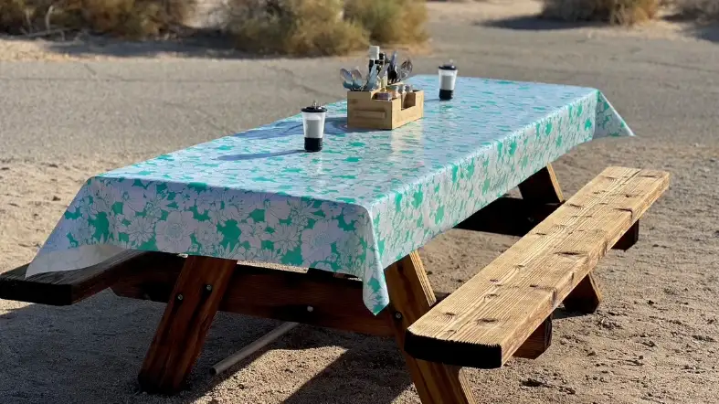 Different Types of Tablecloths Suitable for Picnic Tables