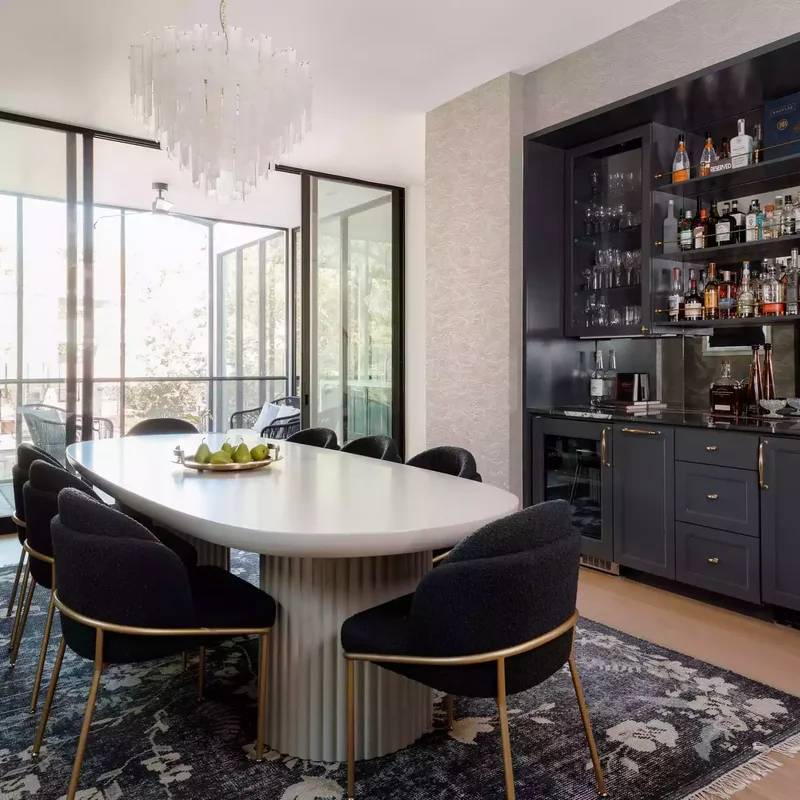 12 Designer Layout Tips to Make Dining Rooms Bigger & Brighter 11 Dining Room Feature Wall