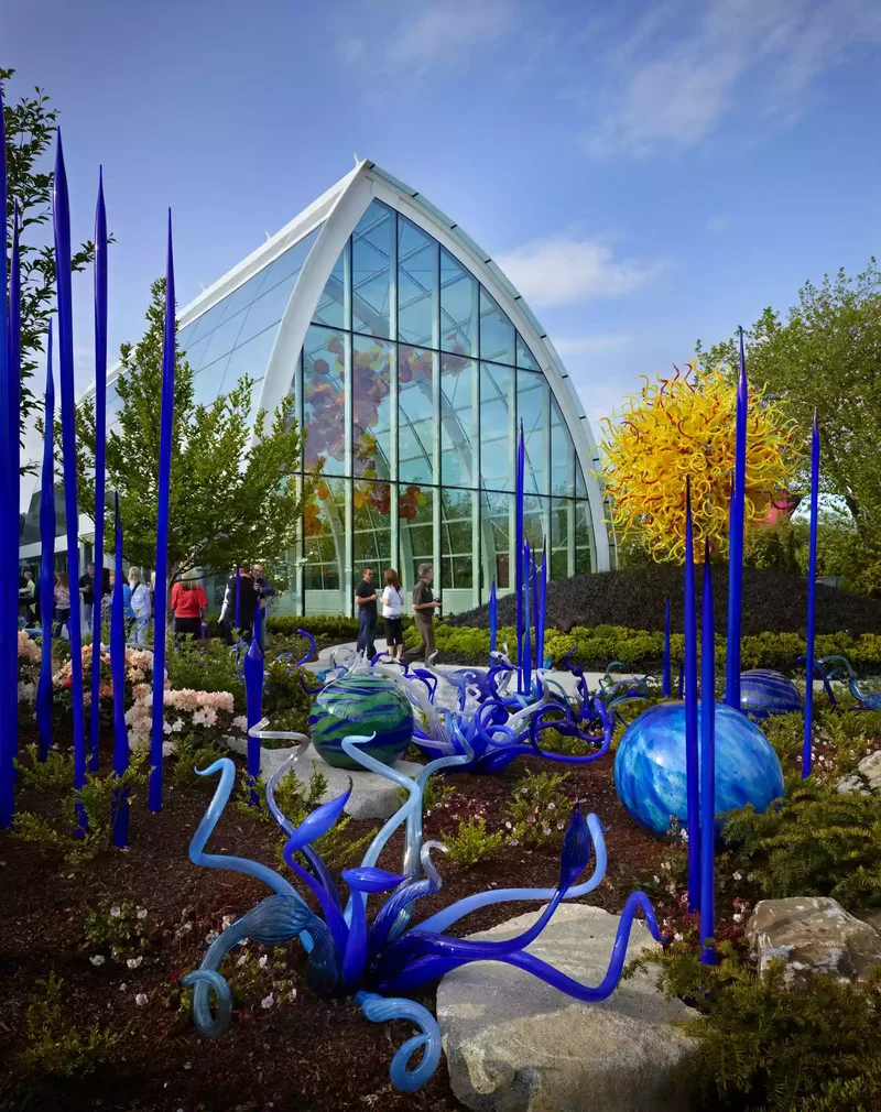 57 Stunning Garden Decor Ideas to Transform Your Outdoor Space 49 Disperse Glass Sculptures