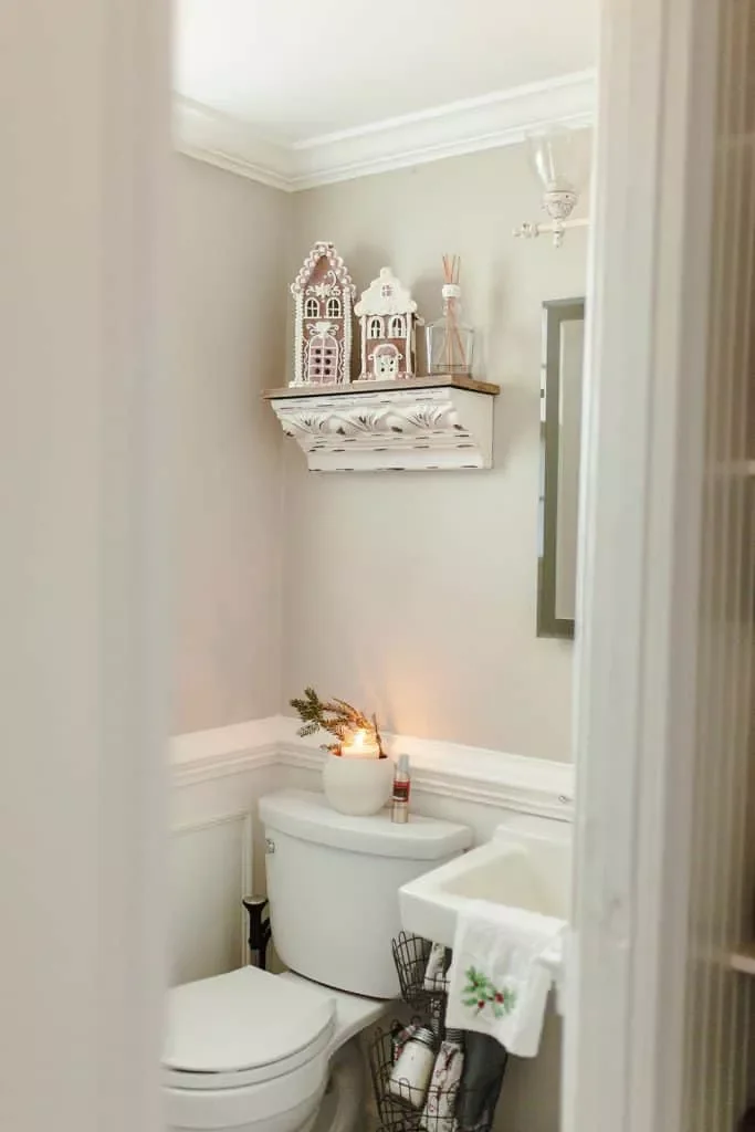 Decorating Your Bathroom for Christmas: 32 Festive Ideas 10 Display Gingerbread Houses