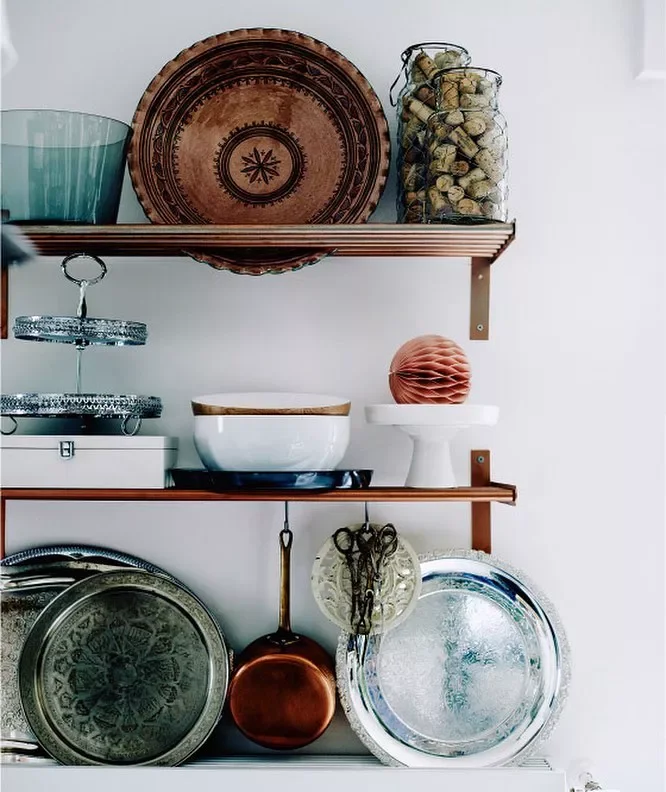 67 Farmhouse Style Ideas for Your Modern Rustic Home 40 Display Your Collections in the Kitchen