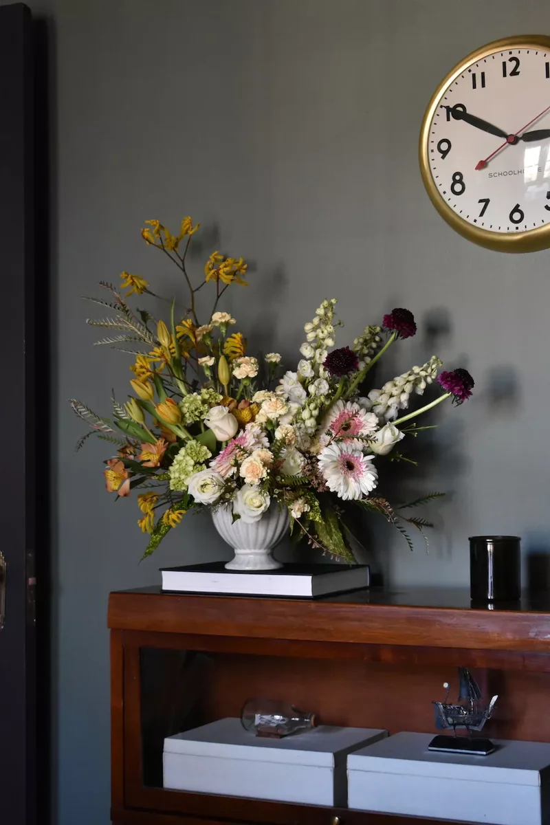 45 Home Office Decor Tips to Enhance Productivity & Style 31 Display a Wall Clock