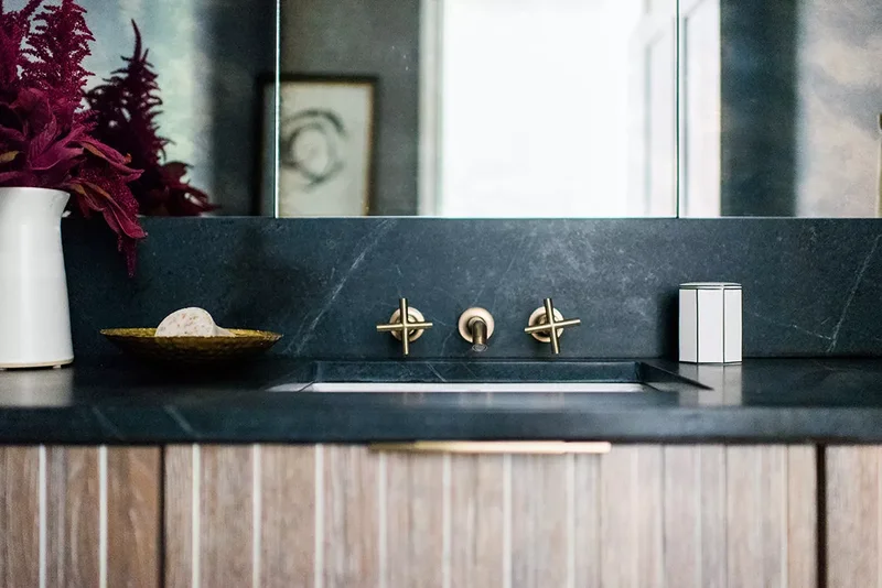 50 Moody Dark Bathroom Ideas for a Dramatic Transformation 14 Don