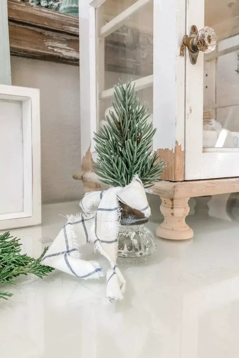 DIY Christmas Tree Ideas Worth Displaying for Your Guests 12 Doorknob Tree