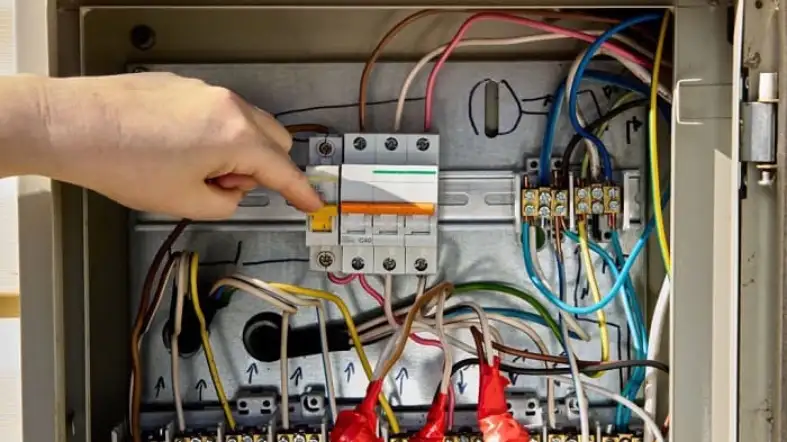Dos and Don'ts When Choosing and Installing 60-Amp Wires