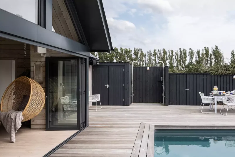 34 Beautiful Outdoor Shower Ideas for Backyards & Beach 18 Double Outdoor Shower