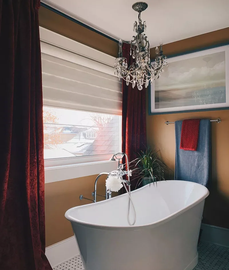 Dramatic Bathtub Nook