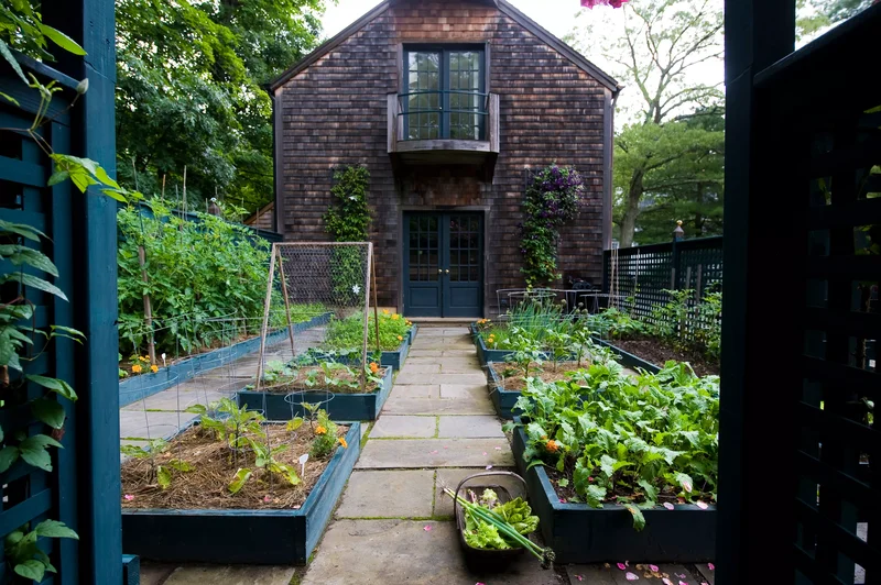 25 Beautiful Raised Garden Bed Ideas for Veggies & Flowers 5 Driveway Garden