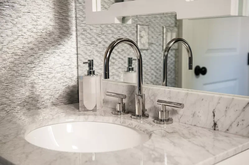 Easy-to-Clean Minimalist Surfaces