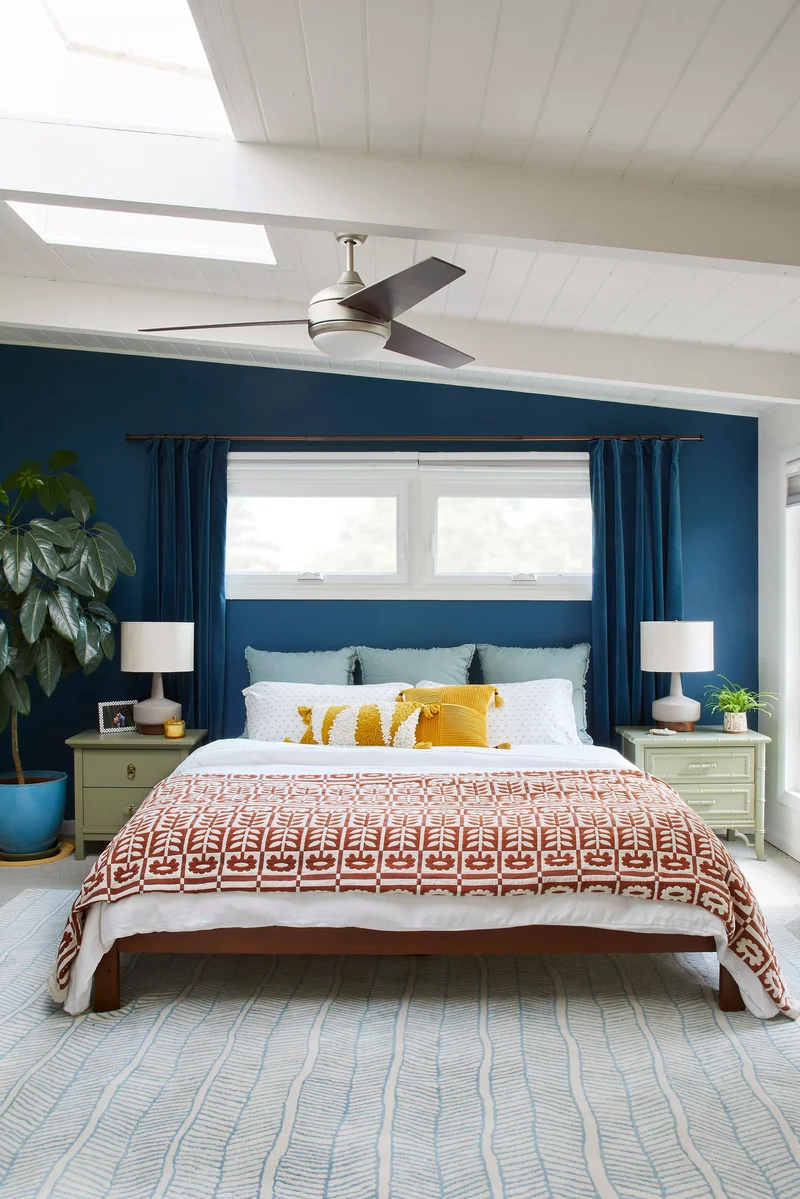 30 Beautiful Blue and White Bedroom Ideas for Restful Style 23 Eclectic Blue and White Bedroom