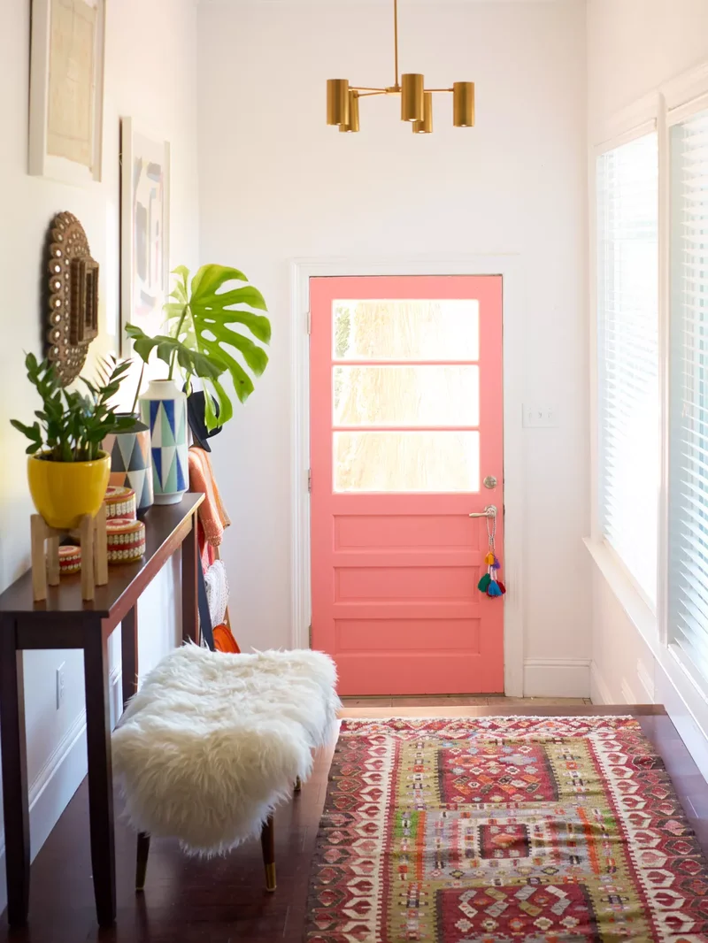 20 Stylish Entryway Decor Ideas to Welcome Guests Warmly 8 Eclectic Entryway Decor