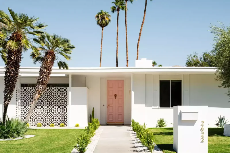 30 Front Walkway Ideas That Create a Stunning Entrance 21 Edged Front Walkway