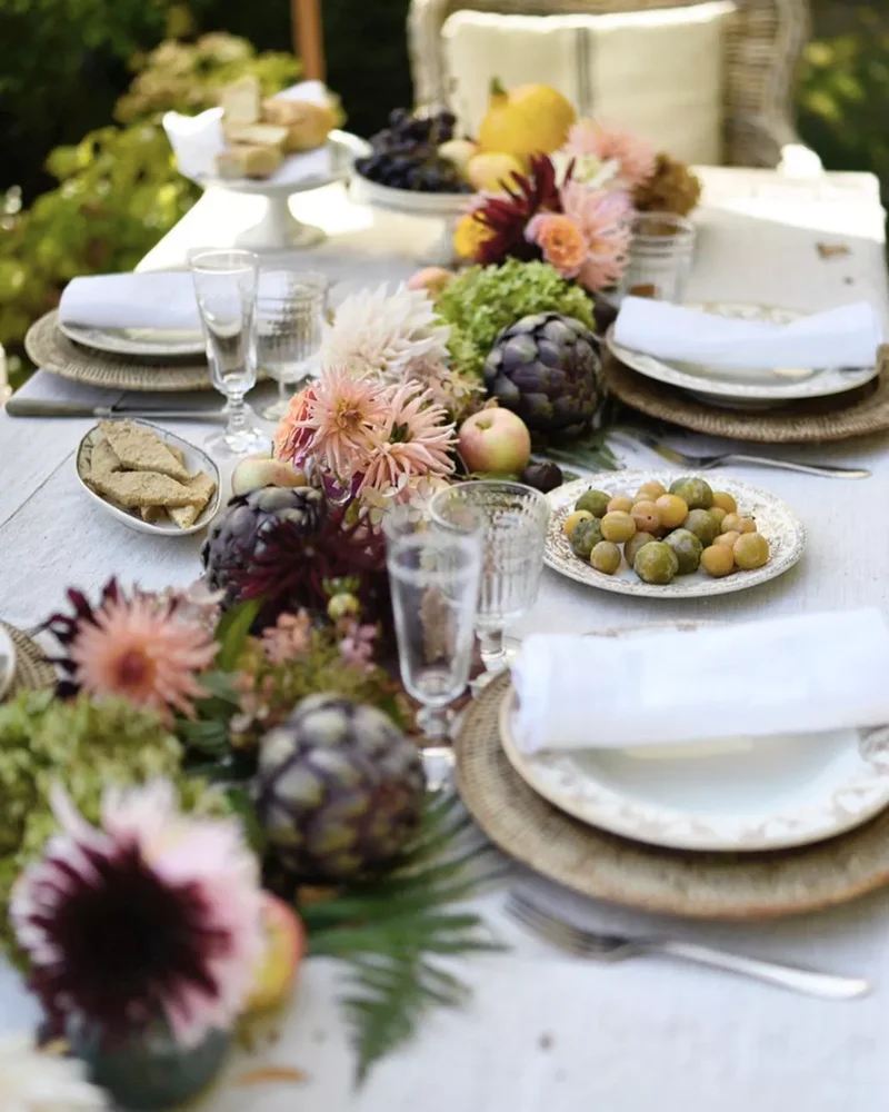 62 Stunning Thanksgiving Table Settings That Will Wow Guests 12 Edible Centerpiece