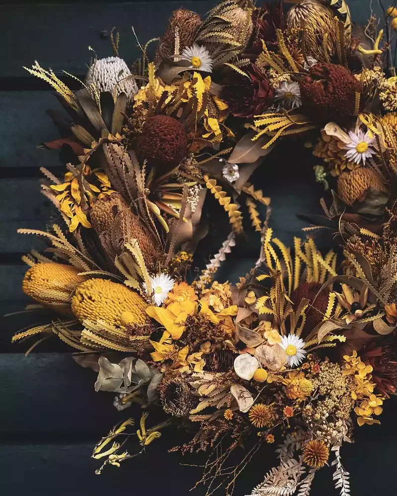 45 Halloween Wreath Ideas to Craft Before October Arrives 44 Evergreen Halloween Wreath