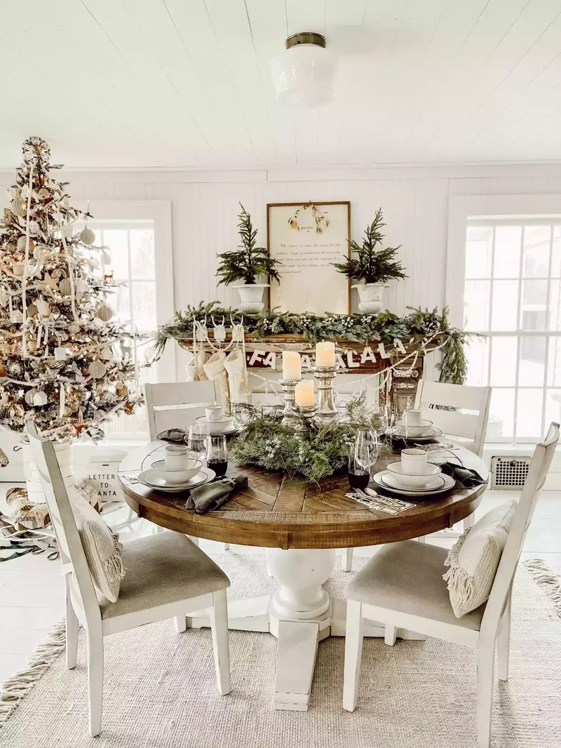 61 Unique DIY Christmas Garland Ideas for Festive Decor 11 Fa La La Garland