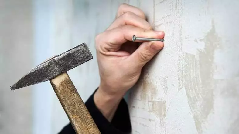 Factors to Consider When Choosing Nails for Shiplap
