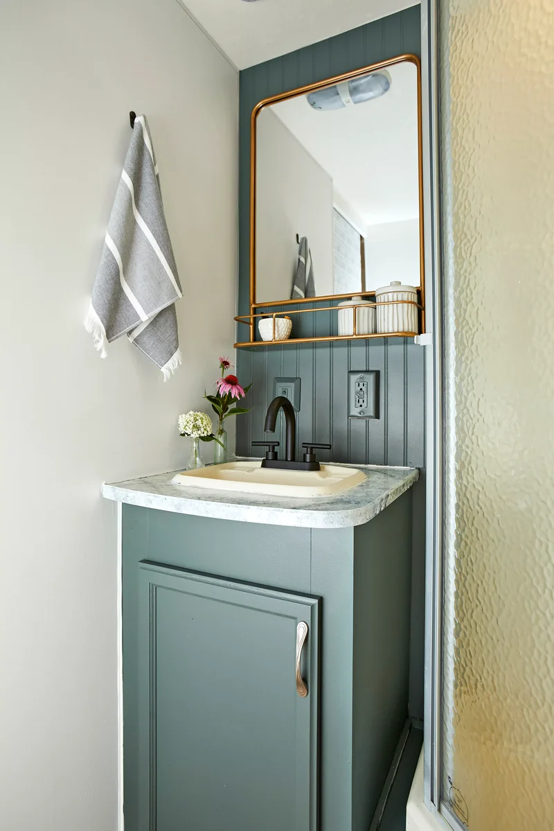 26 Inspiring Guest Bathroom Ideas to Welcome Your Visitors 19 Fake a Medicine Cabinet