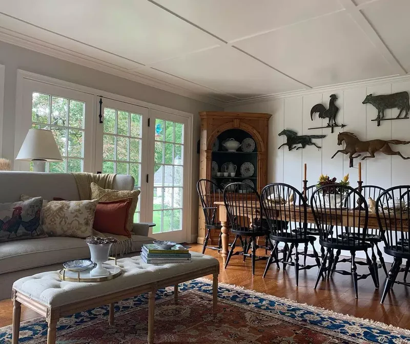 40 Cozy and Inviting Country Living Room Design Ideas 18 Feature Animal Motifs