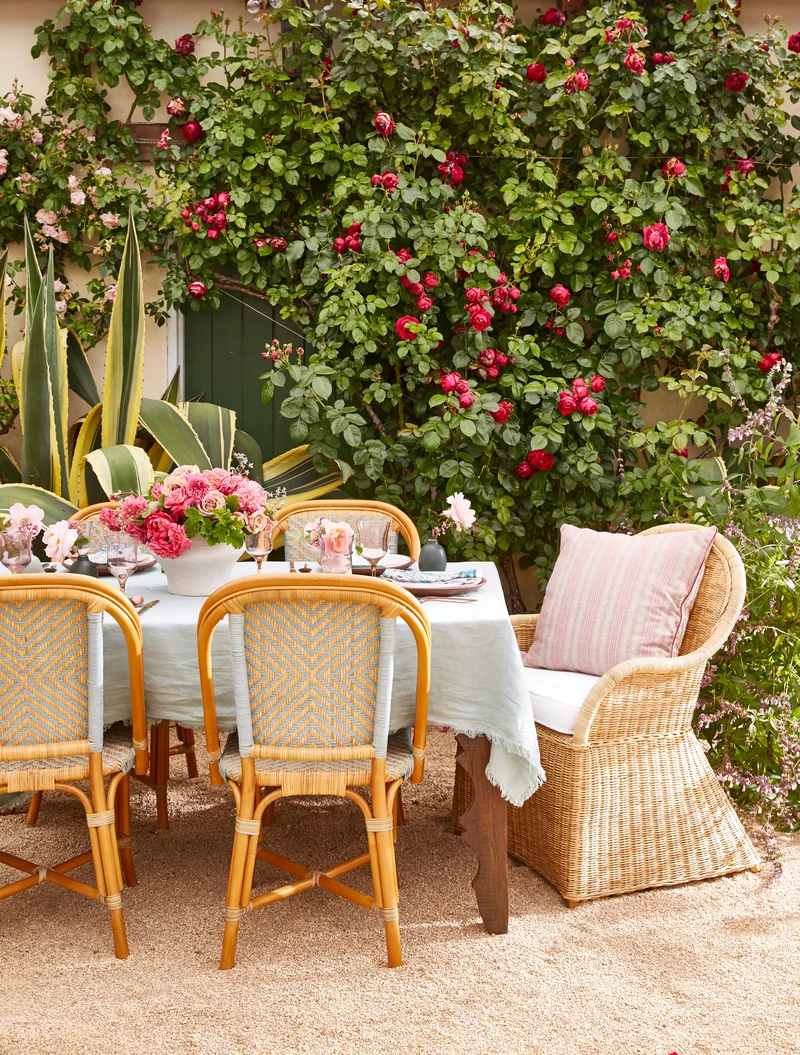 44 Beautiful Patio Ideas for an Outdoor Space You'll Love 43 Feature Plant Wall