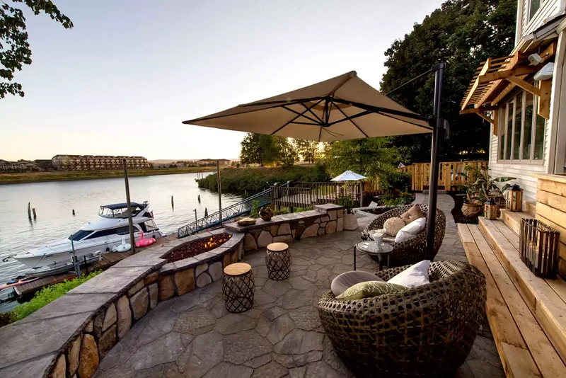 21 Rustic Stone Fire Pit Ideas for Your Outdoor Retreat 17 Fire Pit Built-In