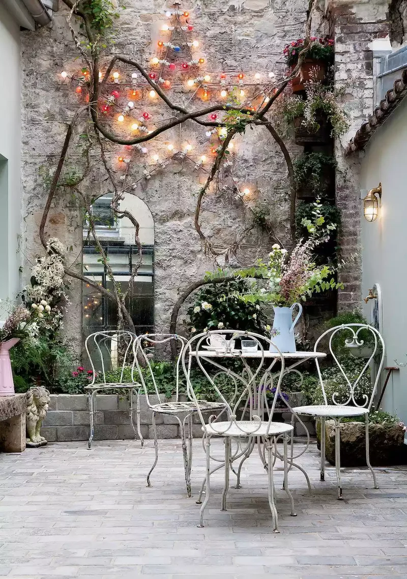 52 Beautiful Courtyard Ideas for Your Outdoor Living Space 35 French-Style Courtyard