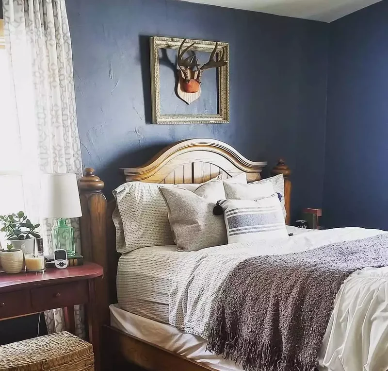 25 Navy Blue Bedroom Designs That Transcend Nautical Style 21 Go Antique Farmhouse Style