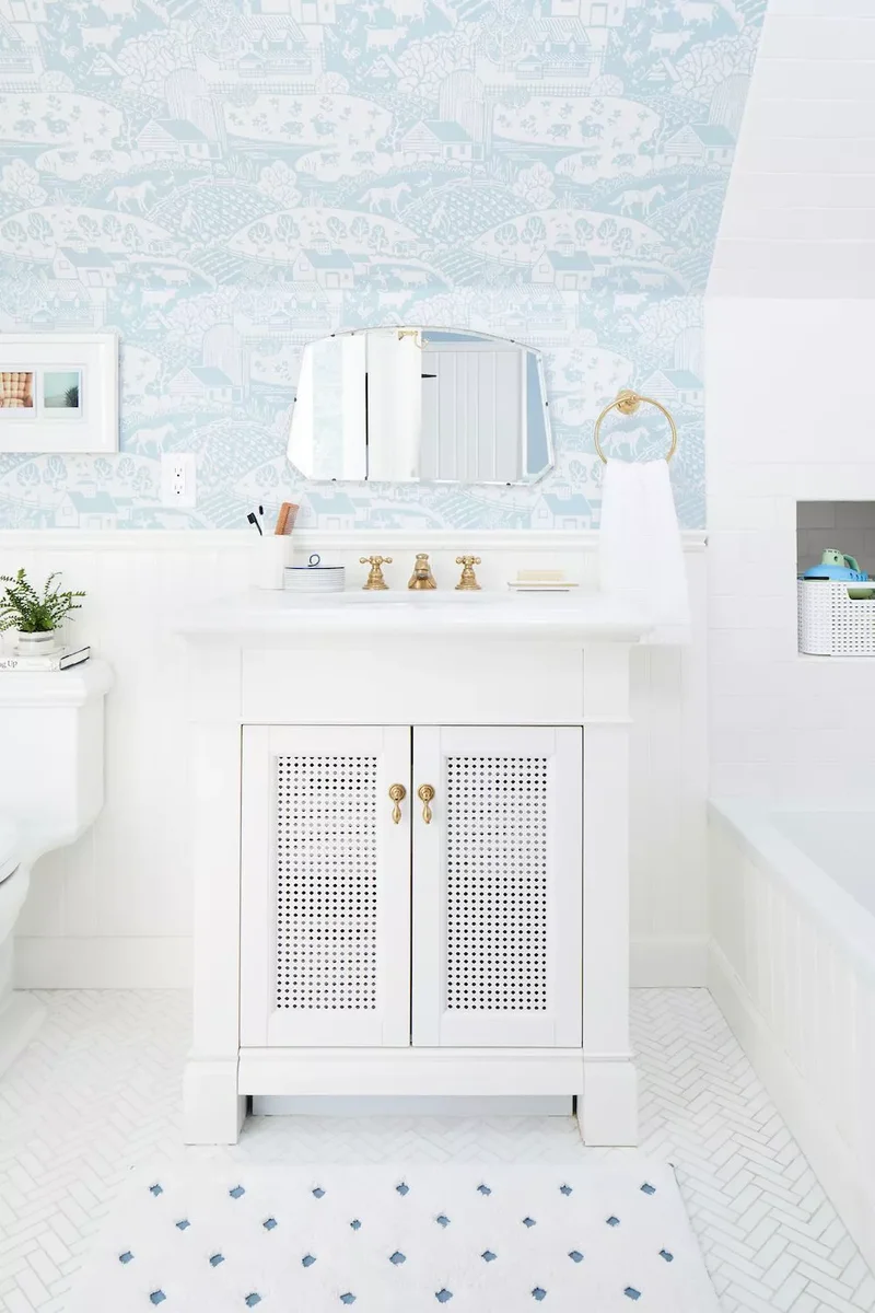 34 Stylish Bathroom Vanity Ideas for Function and Beauty 31 Go for All-White
